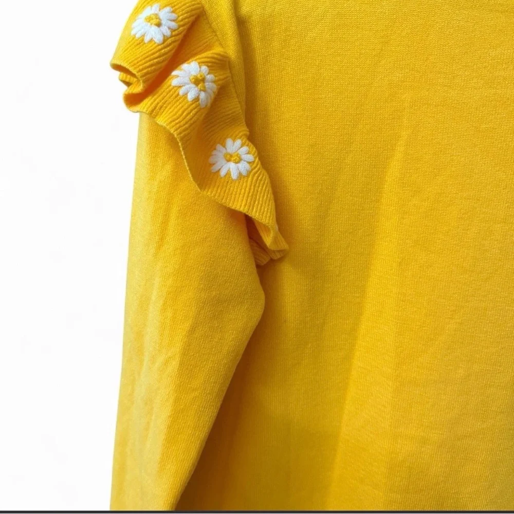 DAISY RUFFLE SWEATER 🌼 - Picture 3 of 6